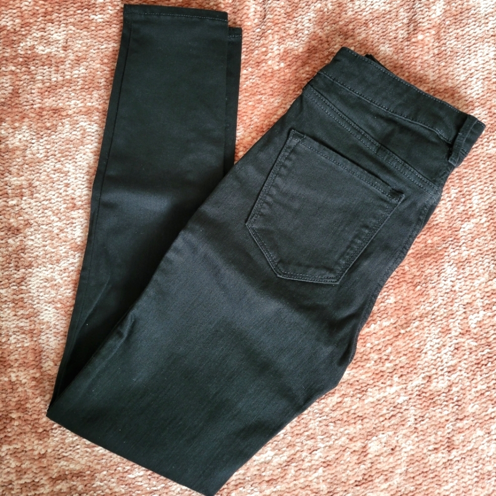 Old Navy Black Rockstar Jeans - Size 8